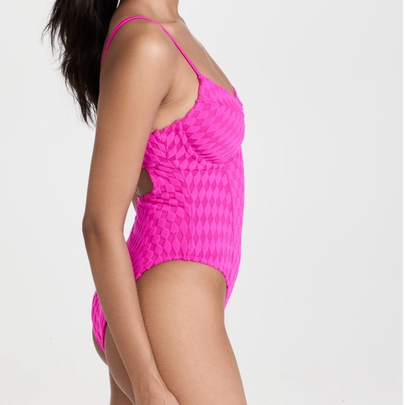 GOOD AMERICAN Jacquard Show Off One-Piece - Picture 3 of 6